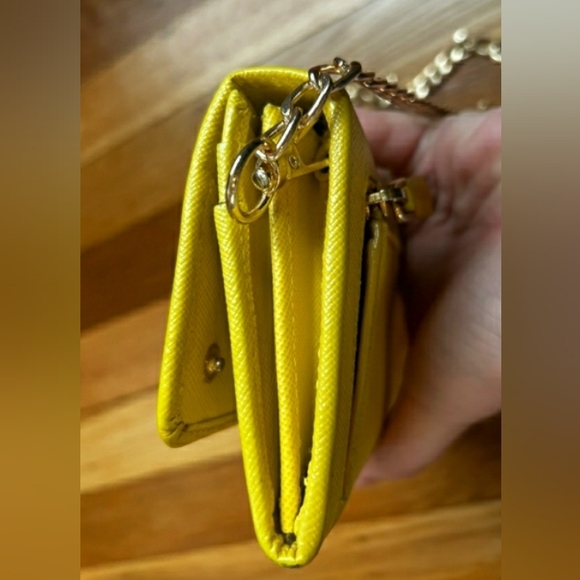 PRADA LONG WALLET ON CHAIN⛓| LEMON YELLOW | Very GOOD CONDITION - Picture 2 of 13